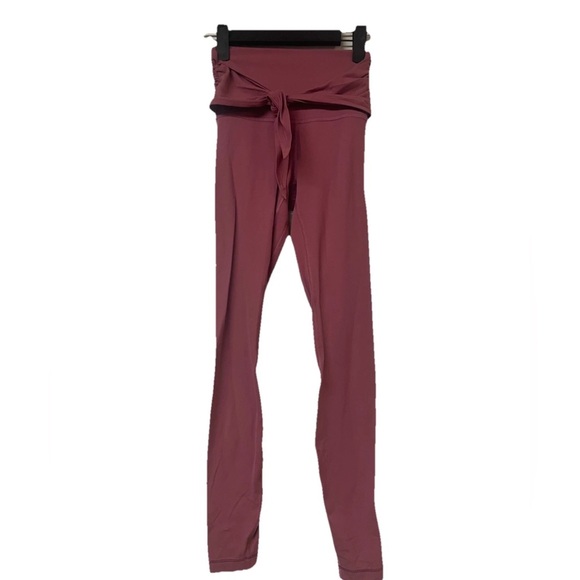 Lululemon Leggings Align Pant 28" *Wrap
Waist Size 2 mauve pink - Picture 2 of 11